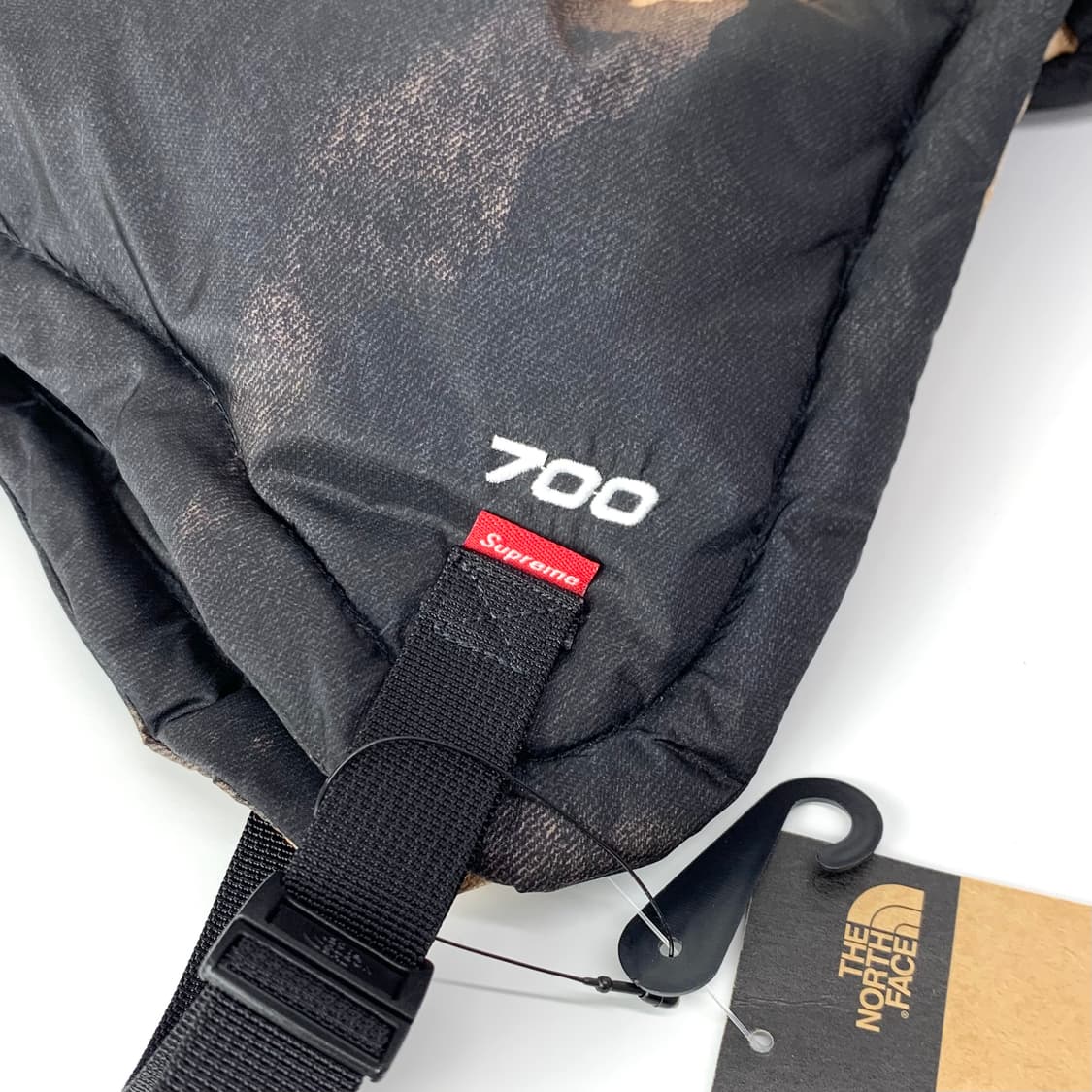 슈프림 x 노스페이스 블리치드 데님 프린트 눕시 트루퍼 햇 상품이미지7