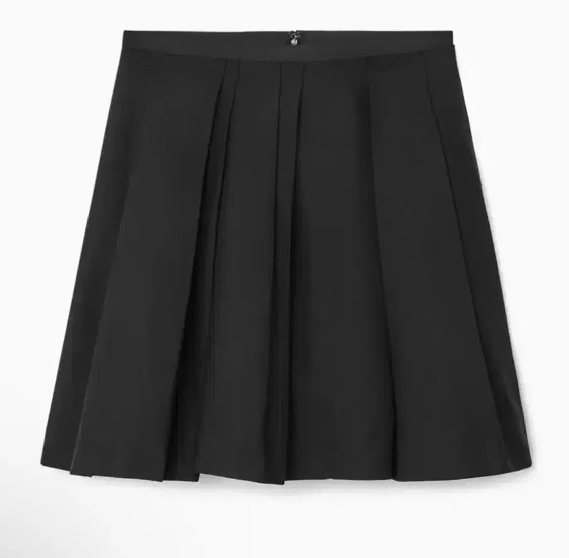 코스  COS 디컨스트럭티드 플리티드 스커트 블랙 42 상품이미지1