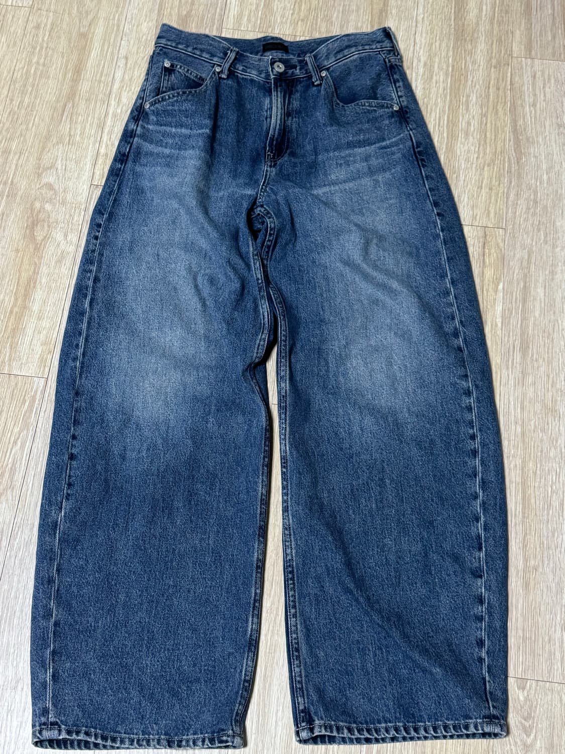 유니클로 배기커브진 중청 26 상품이미지1