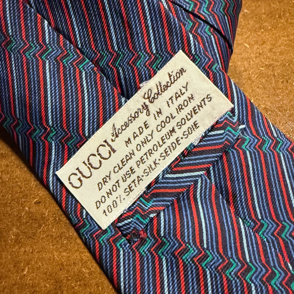 구찌 GUCCI 네이비 멀티 스트라이프 실크 넥타이 상품이미지4