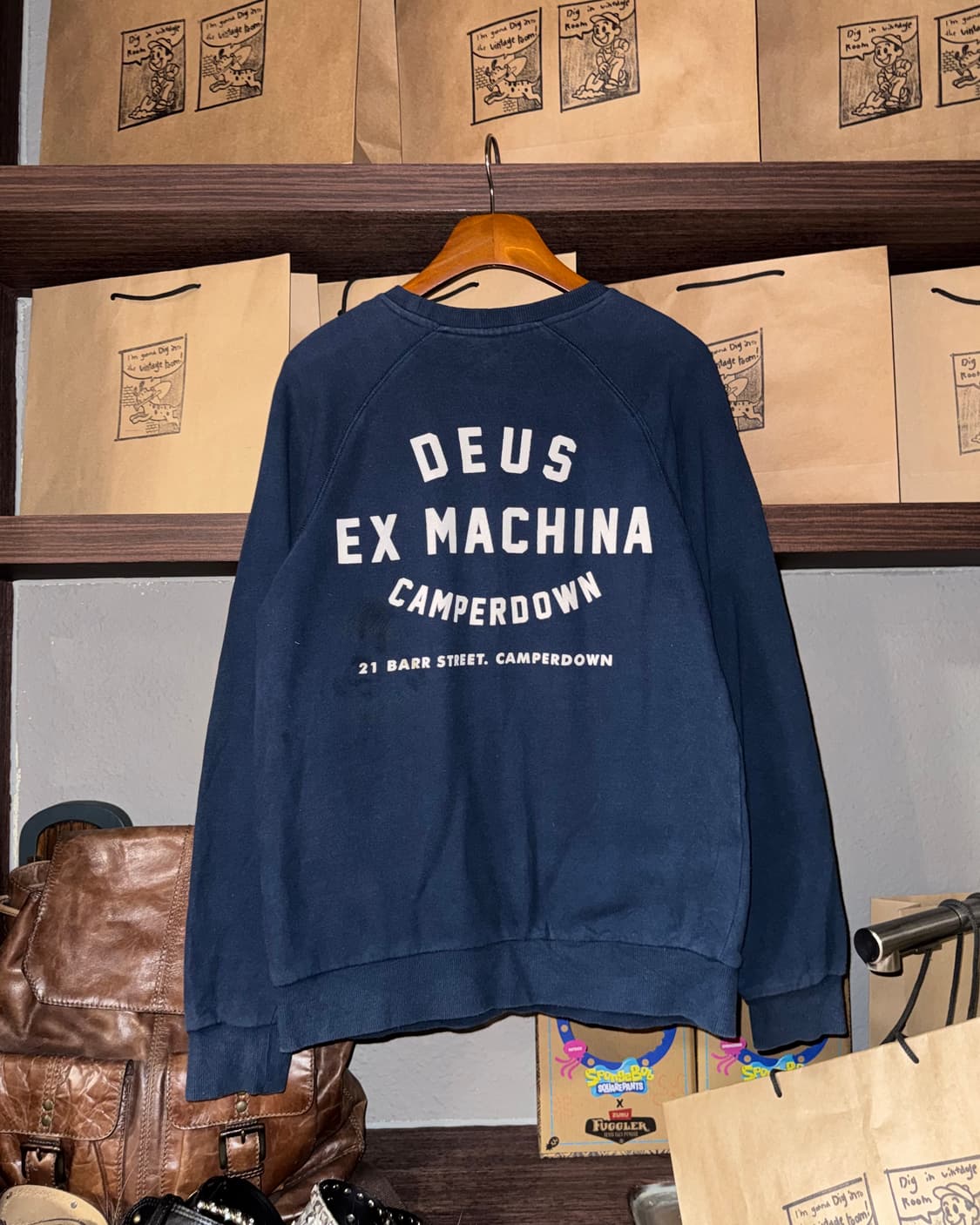 데우스엑스마키나 맨투맨 상품이미지4