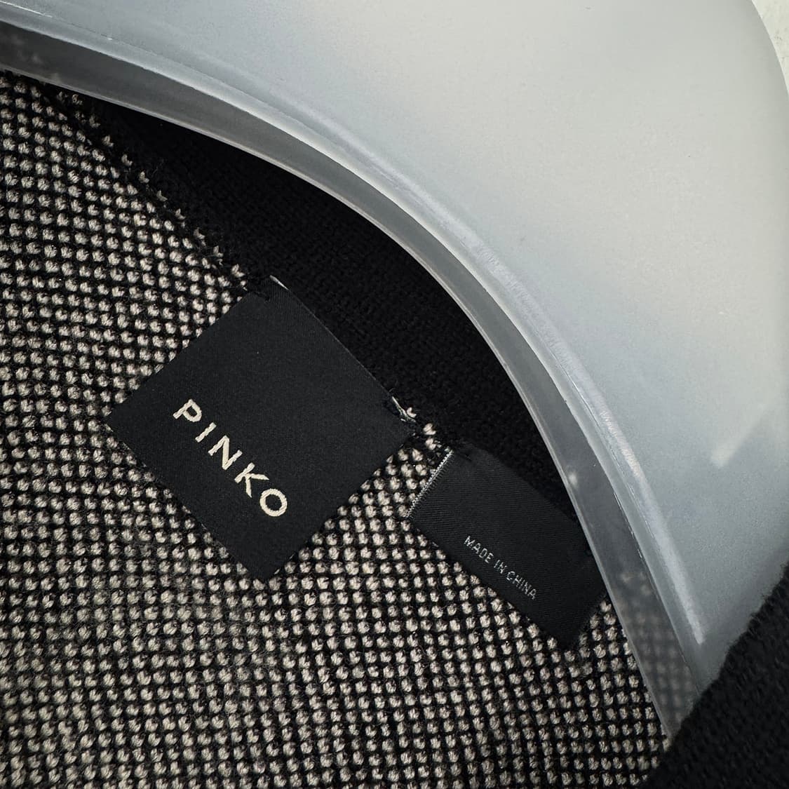 핑코 PINKO 그래피티 로고 자카드 가디건 상품이미지4