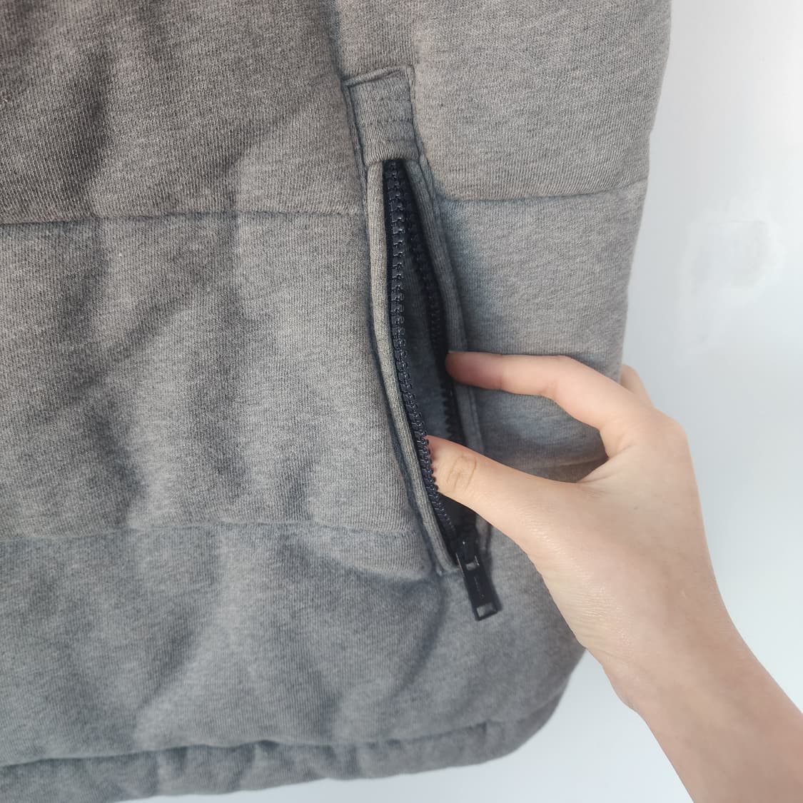 라코스테 패딩 조끼 그레이 블랙 상품이미지3