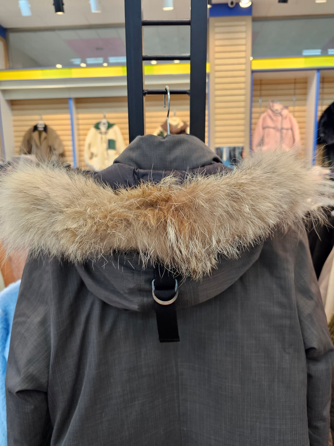 No.106 nobis 노비스 코요테 퍼패딩(XS) 상품이미지5