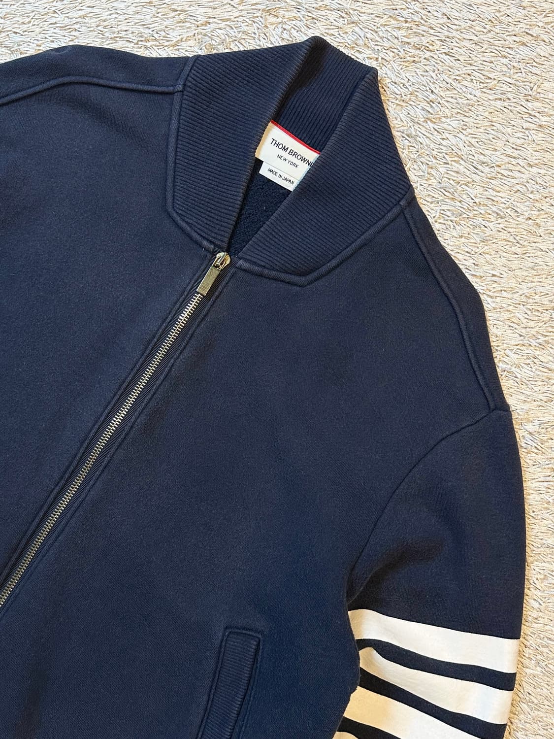 톰브라운 투웨이 사선완장 봄버 블루종 자켓 네이비 상품이미지2