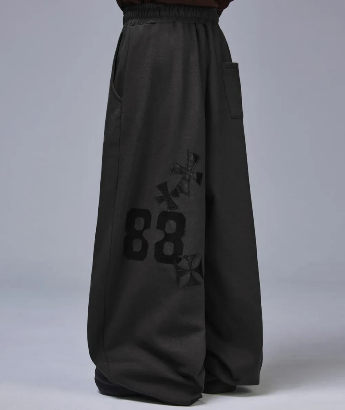 스켈리웩 88 크로스 백 패치 스웨트 팬츠 바지 차콜 L 상품이미지1