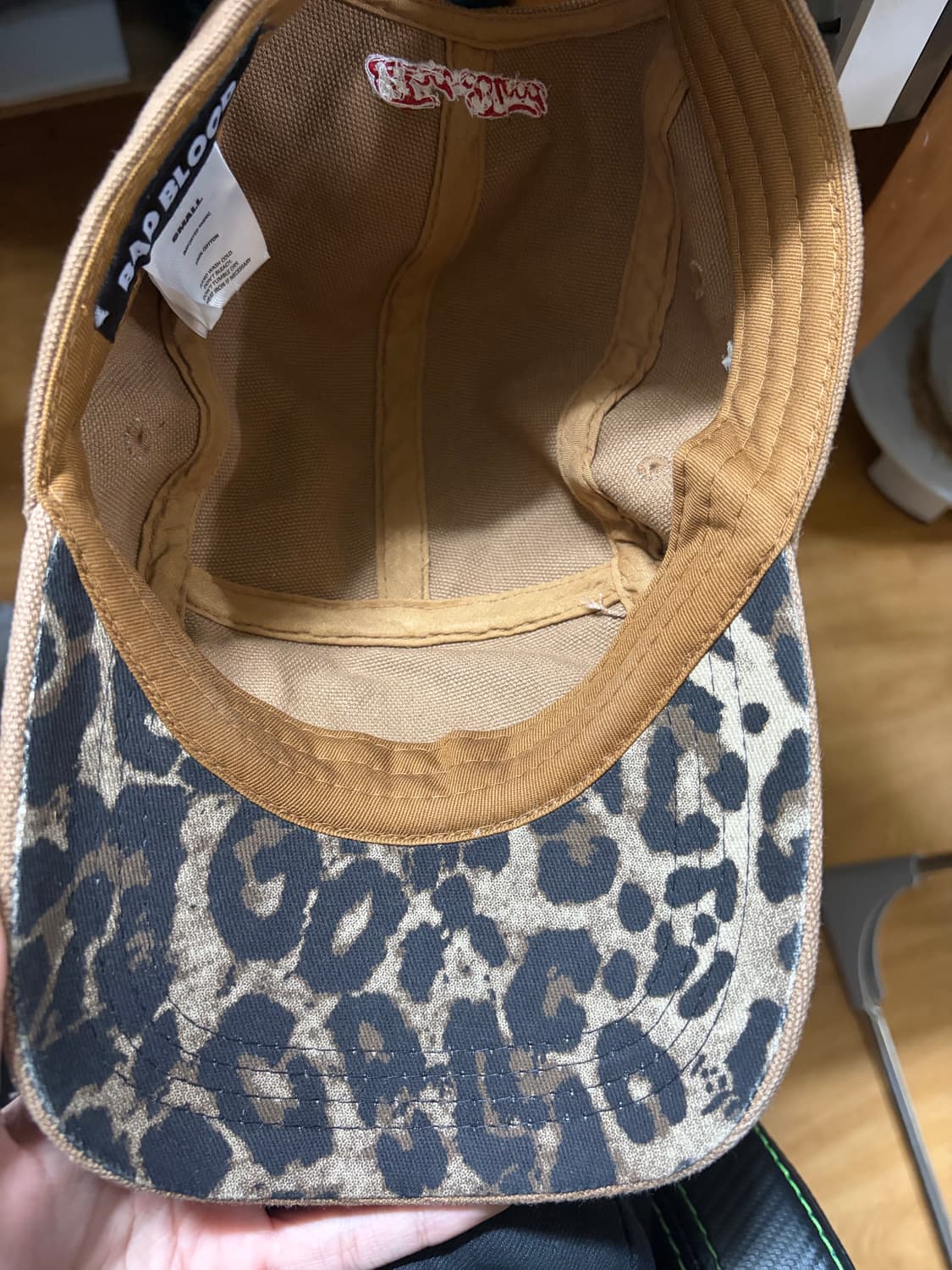 배드 블러드 오발 로고 워시드 캠프캡 브라운 상품이미지3