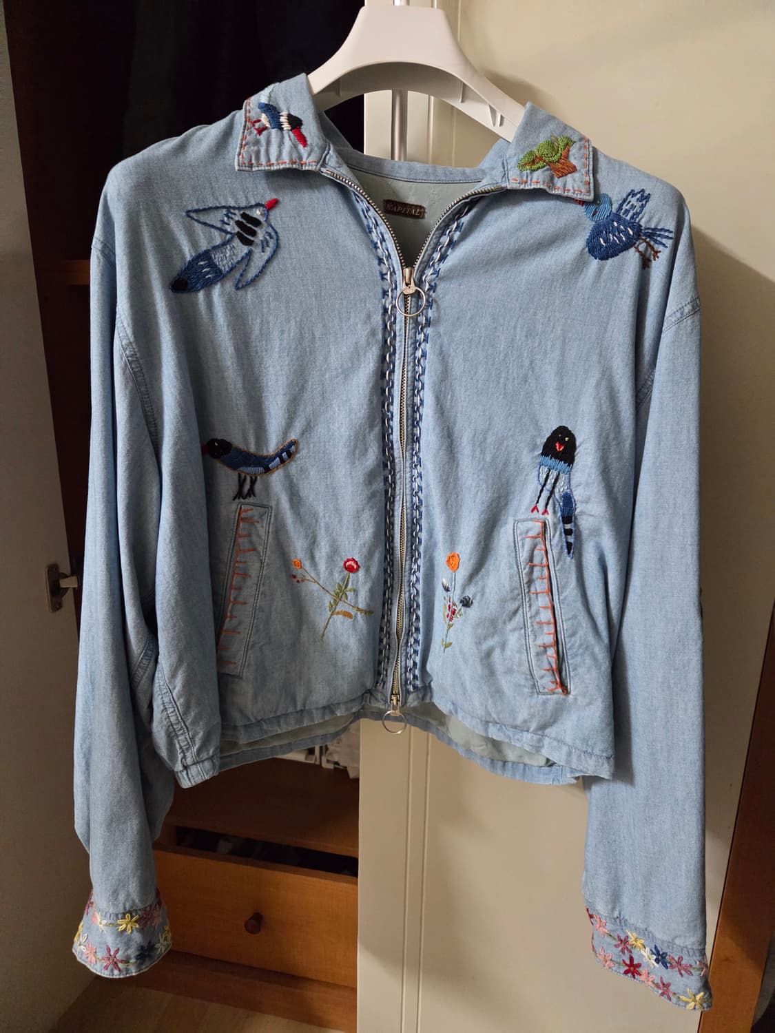 캐피탈 샴브레이 드리즐러 자켓 맥파이 자수 색소폰 4사이즈 팔아요 상품이미지2