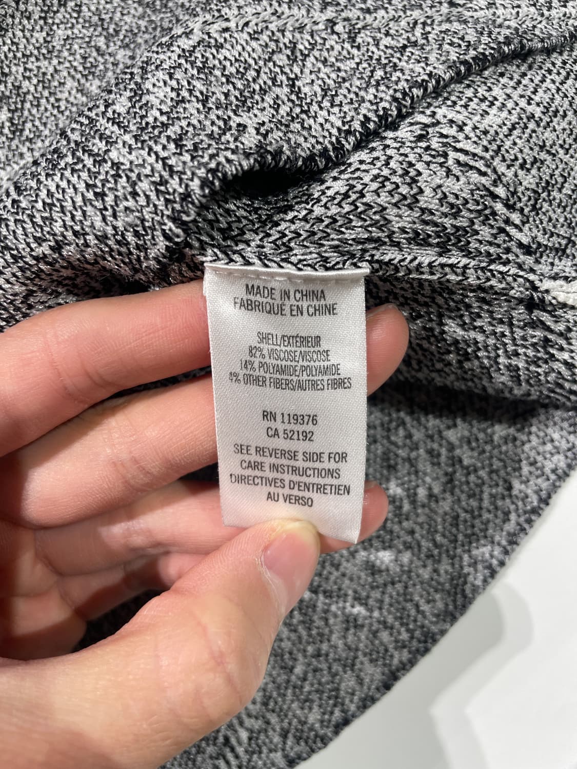 헬무트랭 그레이 스티플링 텍스쳐 크루넥 하프 니트 상품이미지8