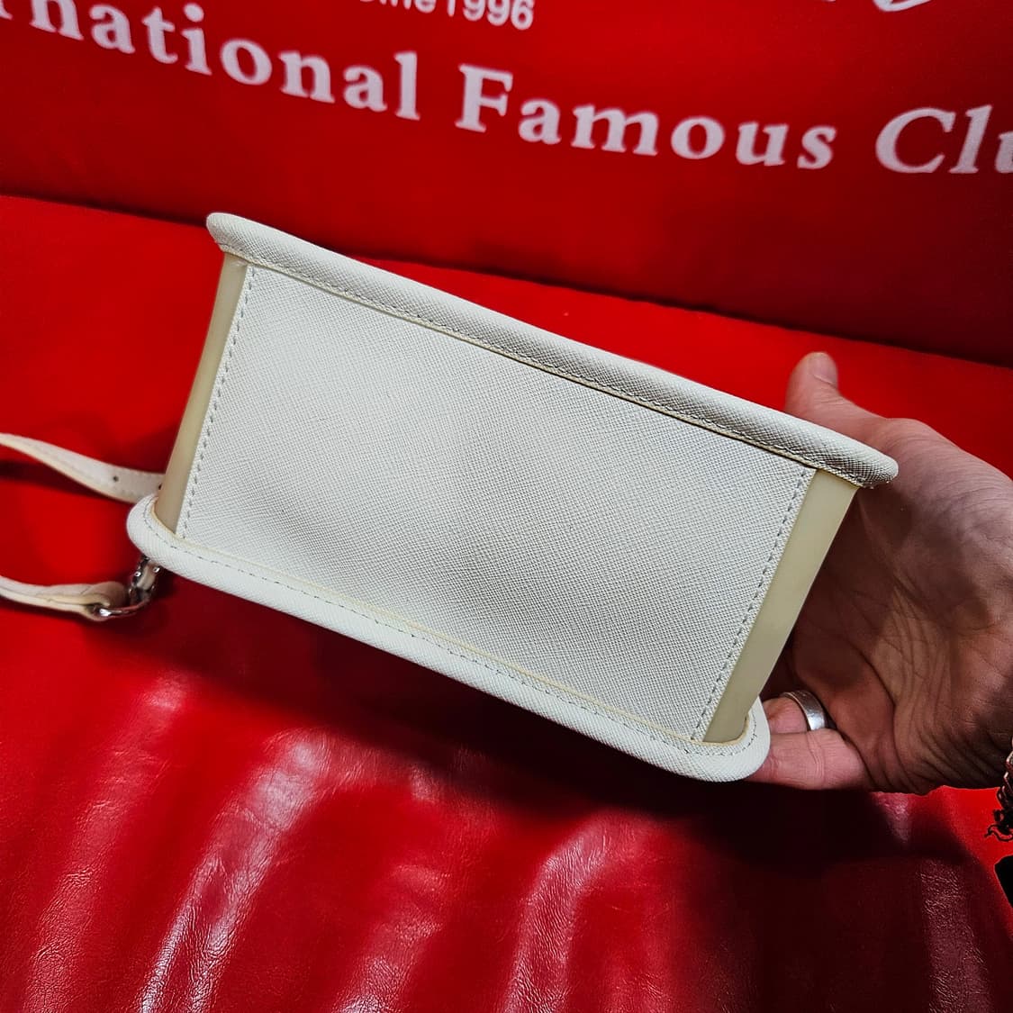 러브캣(LOVCAT) 우레탄 가죽 블럭 화이트 미니 체인백 상품이미지5