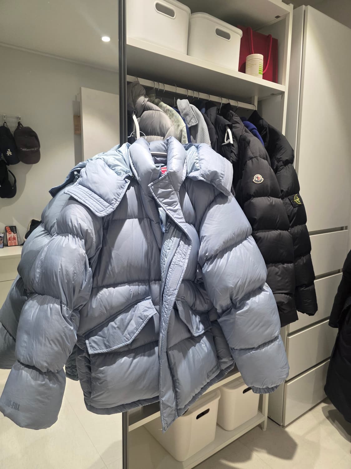 슈프림 700-필 다운 라이트웨이트 퍼퍼 자켓 라이트 블루 - 24FW 상품이미지1