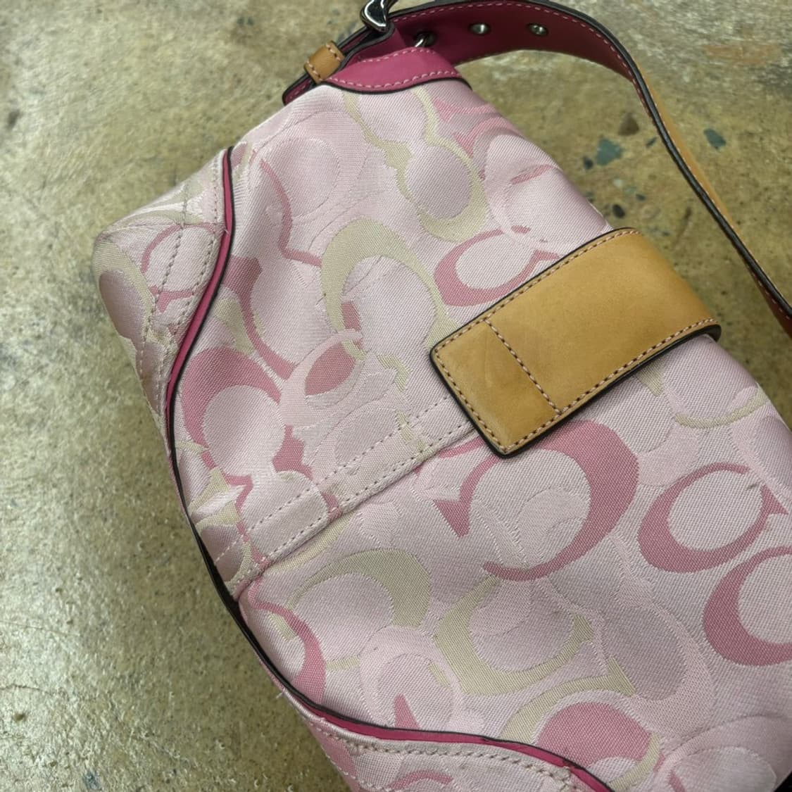 코치 핑크 C패턴 숄더백 가방  상품이미지5