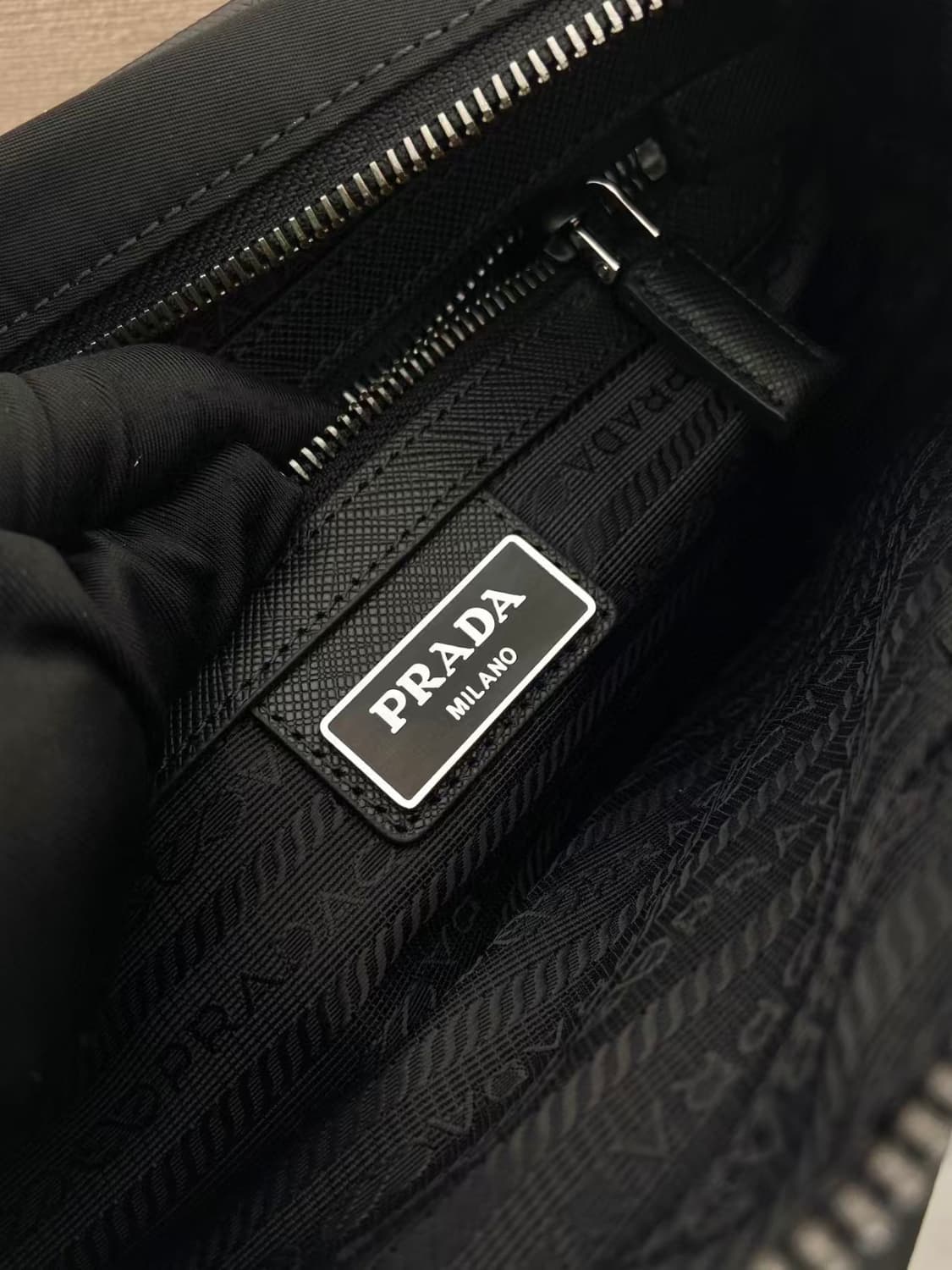 프라다 리나일론 렉탱글 숄더백 블랙 상품이미지3