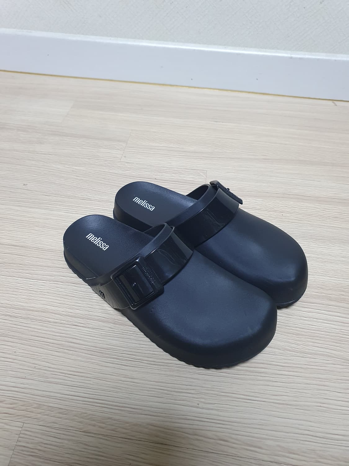 멜리사 버클 뮬 블랙 슬리퍼 240 상품이미지2