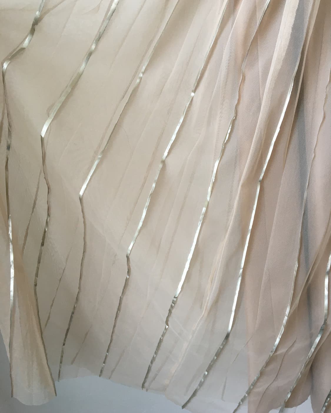 Glossy line detail sha long skirt 상품이미지3