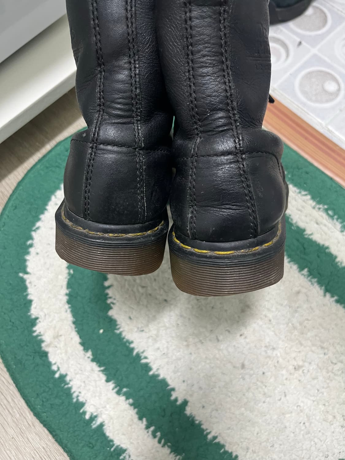 닥터마틴 8홀 uk4 230, 240 상품이미지2