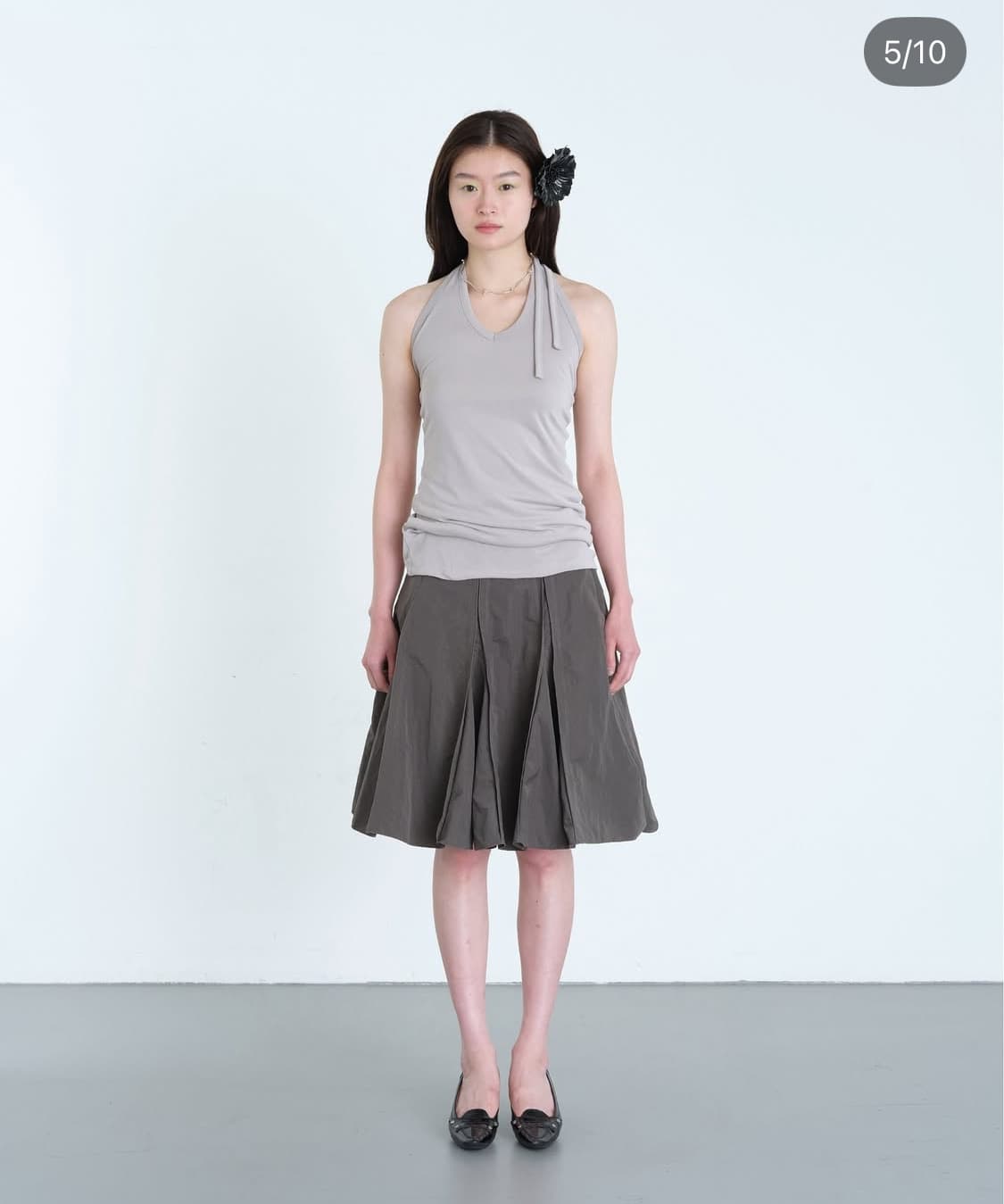 콜로신스 SILKY LINE HALTERNECK T-SHIRT 그레이 상품이미지2