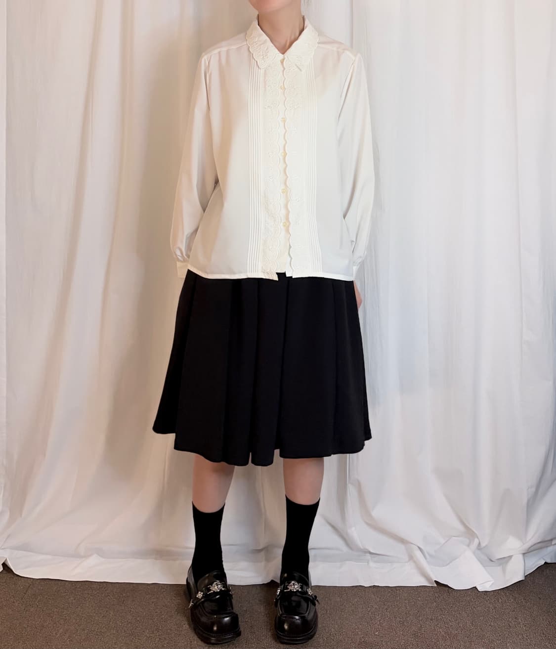 Lace Collar Point Blouse - White 상품이미지3