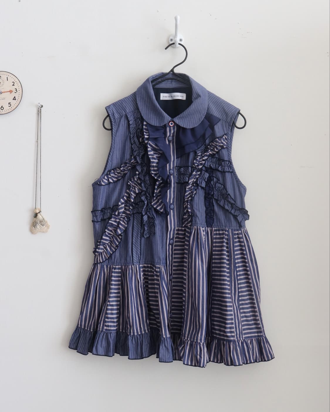 [Beams Boy] Tori-To Navy Ruffle Blouse 상품이미지8