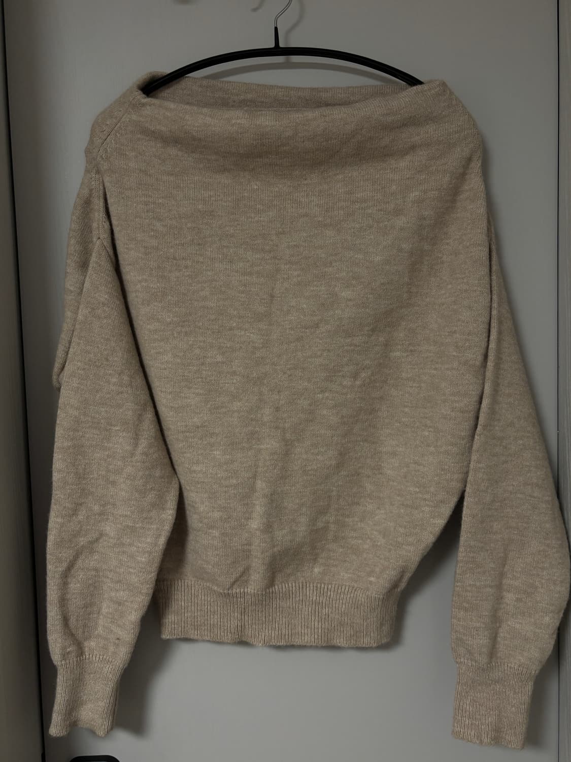 오플숄더 니트 상품이미지1