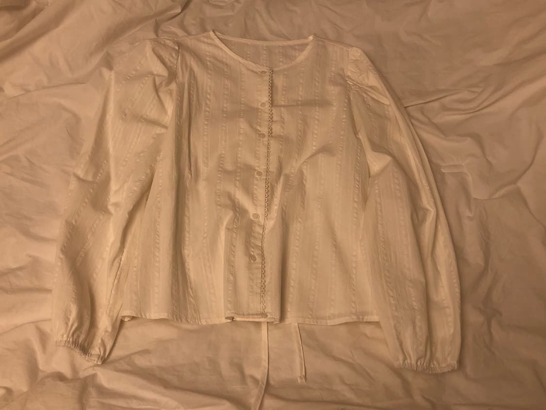 [새상품] 레이스 화이트 블라우스 상품이미지1