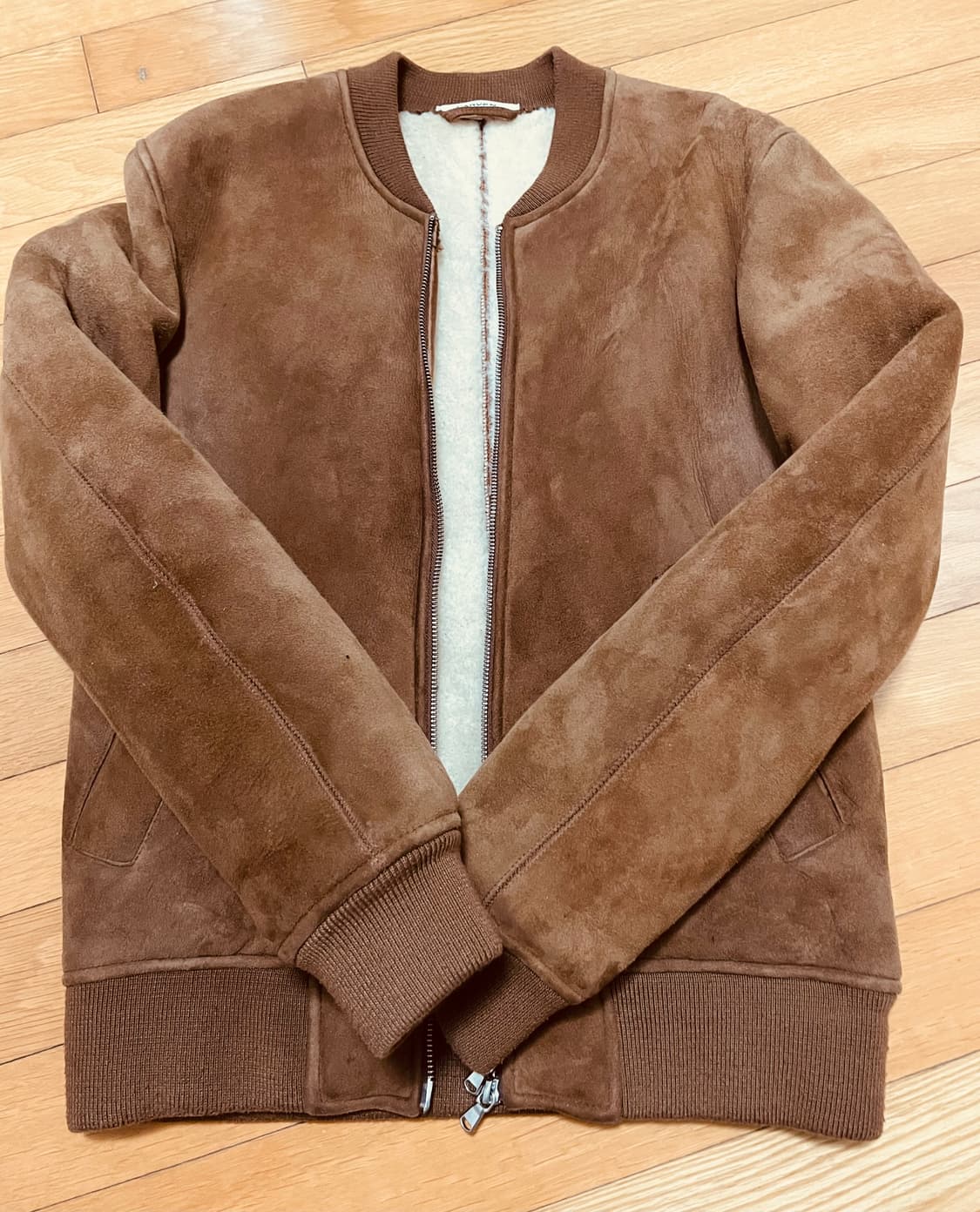 까르벵 무스탕 상품이미지1