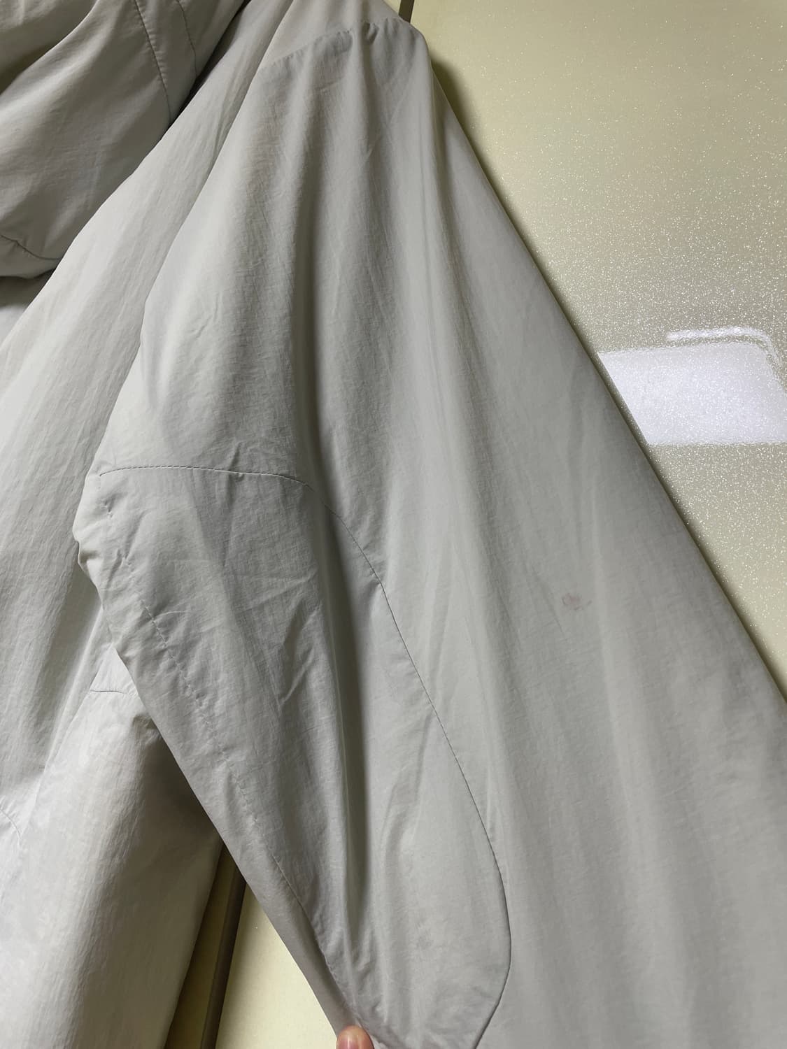 살로몬 모디세이 패딩 자켓 라이트 그레이 상품이미지3