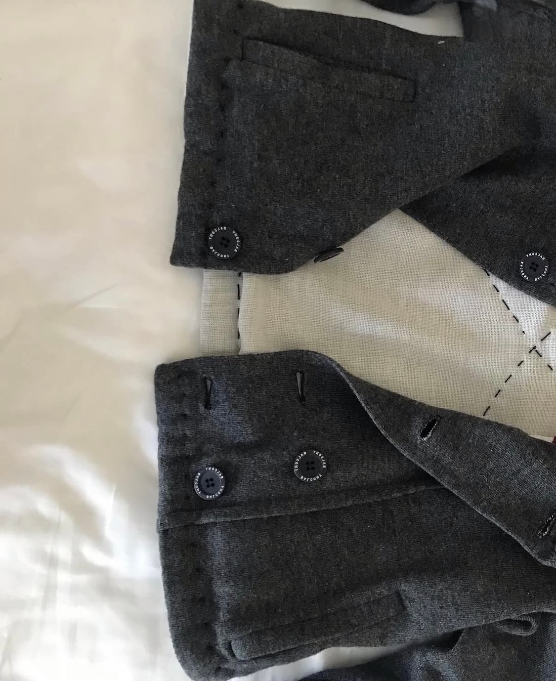 eont's classic aged wool cardigan 상품이미지1