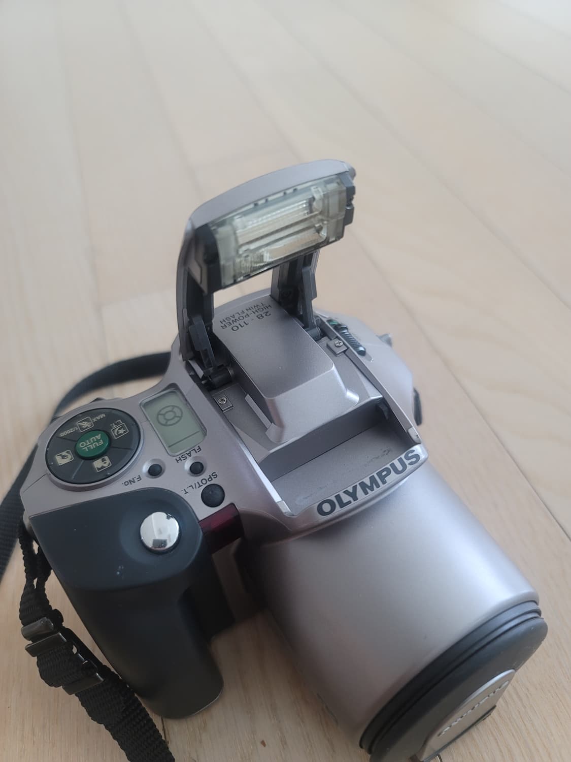 올림푸스 IS-200 올드 레트로 28-110  줌 필름 카메라 상품이미지5