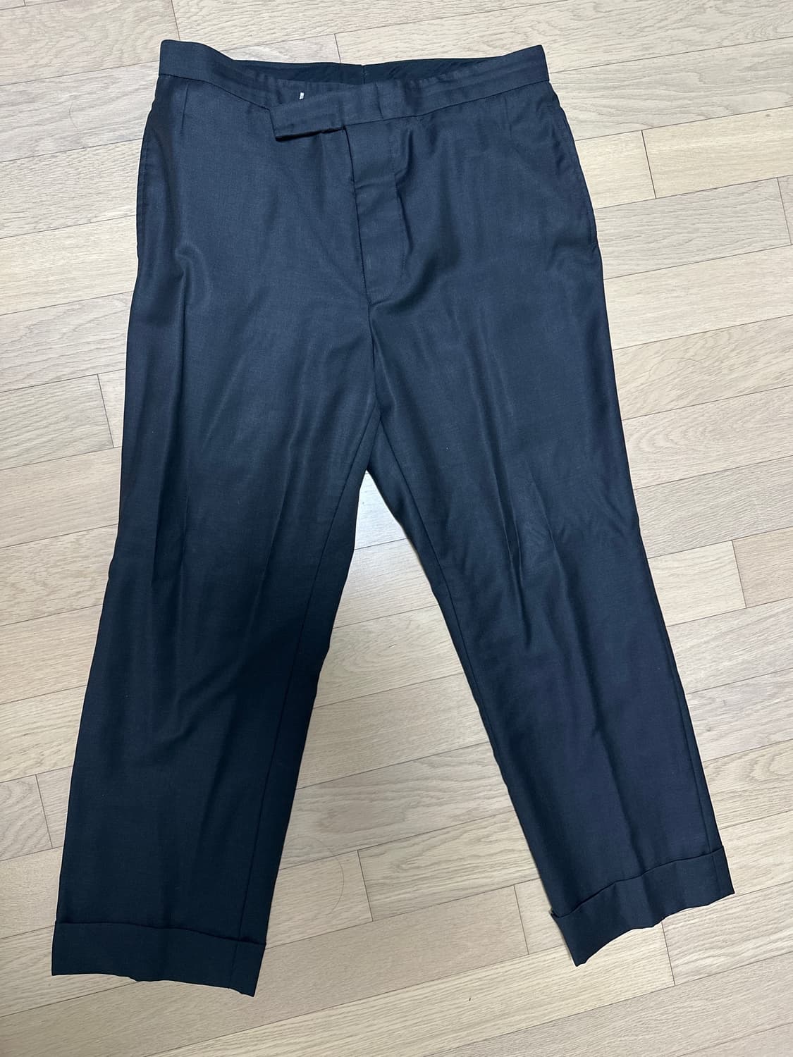 베베옴므 톰브라운맛 차콜 수트  상품이미지7