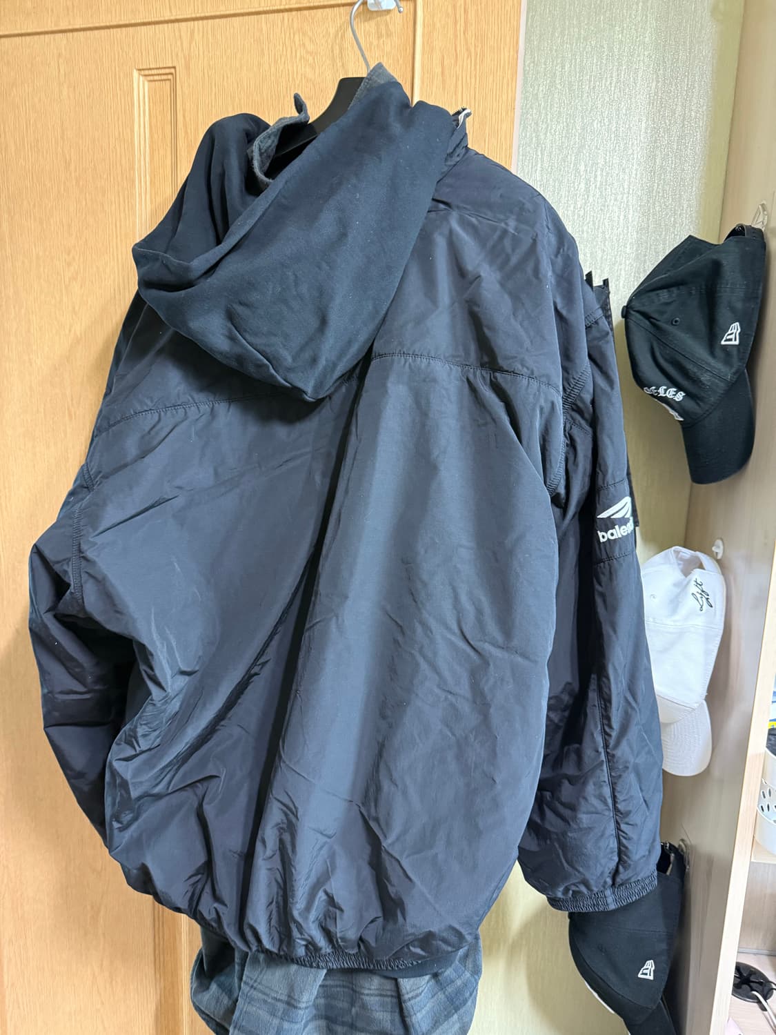 발렌시아가 3B 스포츠 아이콘 레이어드  트랙수트 재킷 Size: 4 상품이미지2