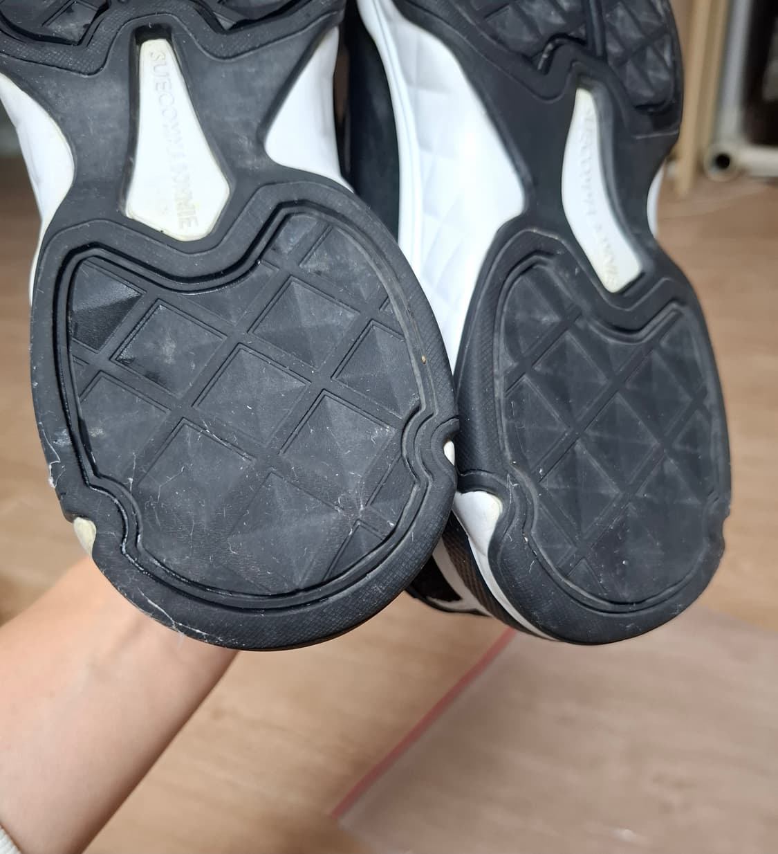 슈콤마보니 니트 스니커즈 240 상품이미지8