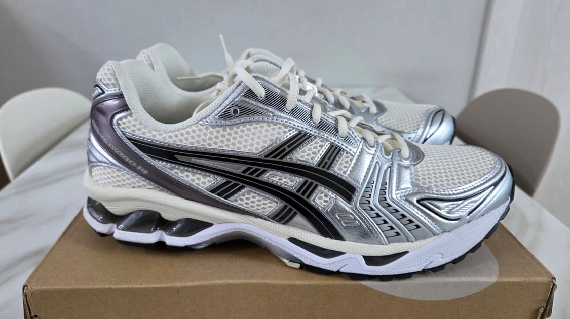 젤카야노14 크림블랙 285mm 상태최상 상품이미지3