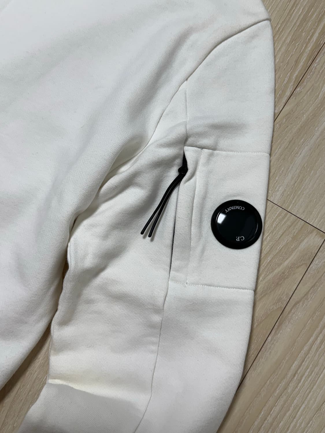 cp컴퍼니 맨투맨 m 상품이미지2