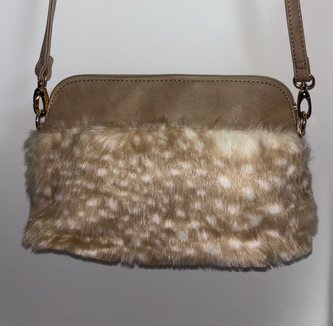 애프터눈 티(Afternoon Tea) 밤비 무늬 퍼  크로스백 상품이미지2