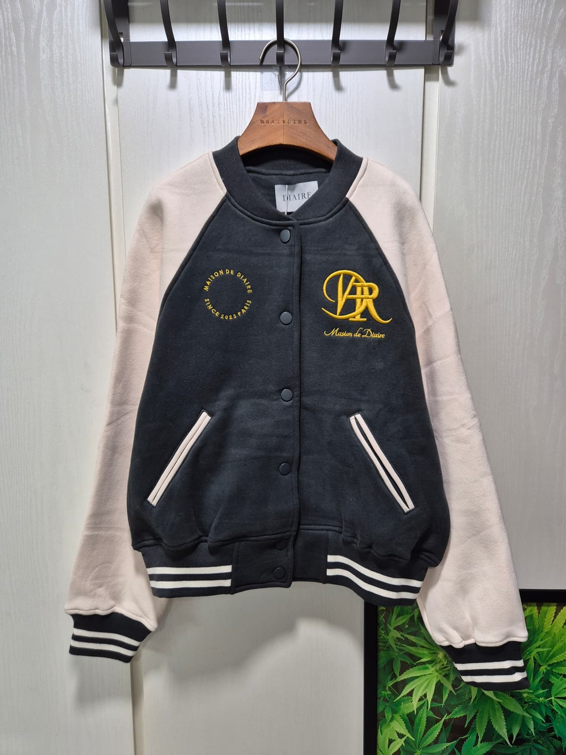 DIAIRE. 배색 야구 점퍼 상품이미지1