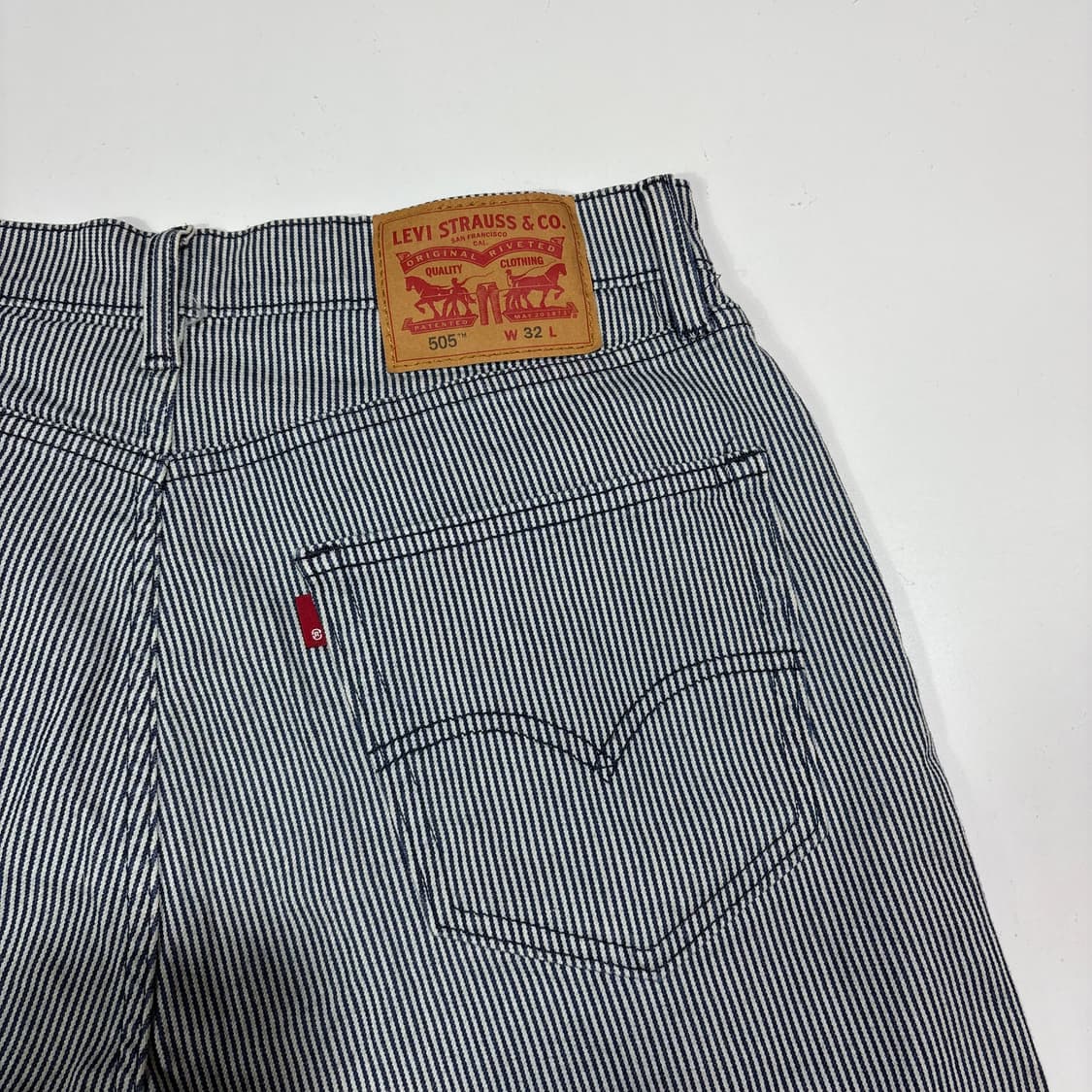 리바이스 스트라이프 데님 반바지 상품이미지3