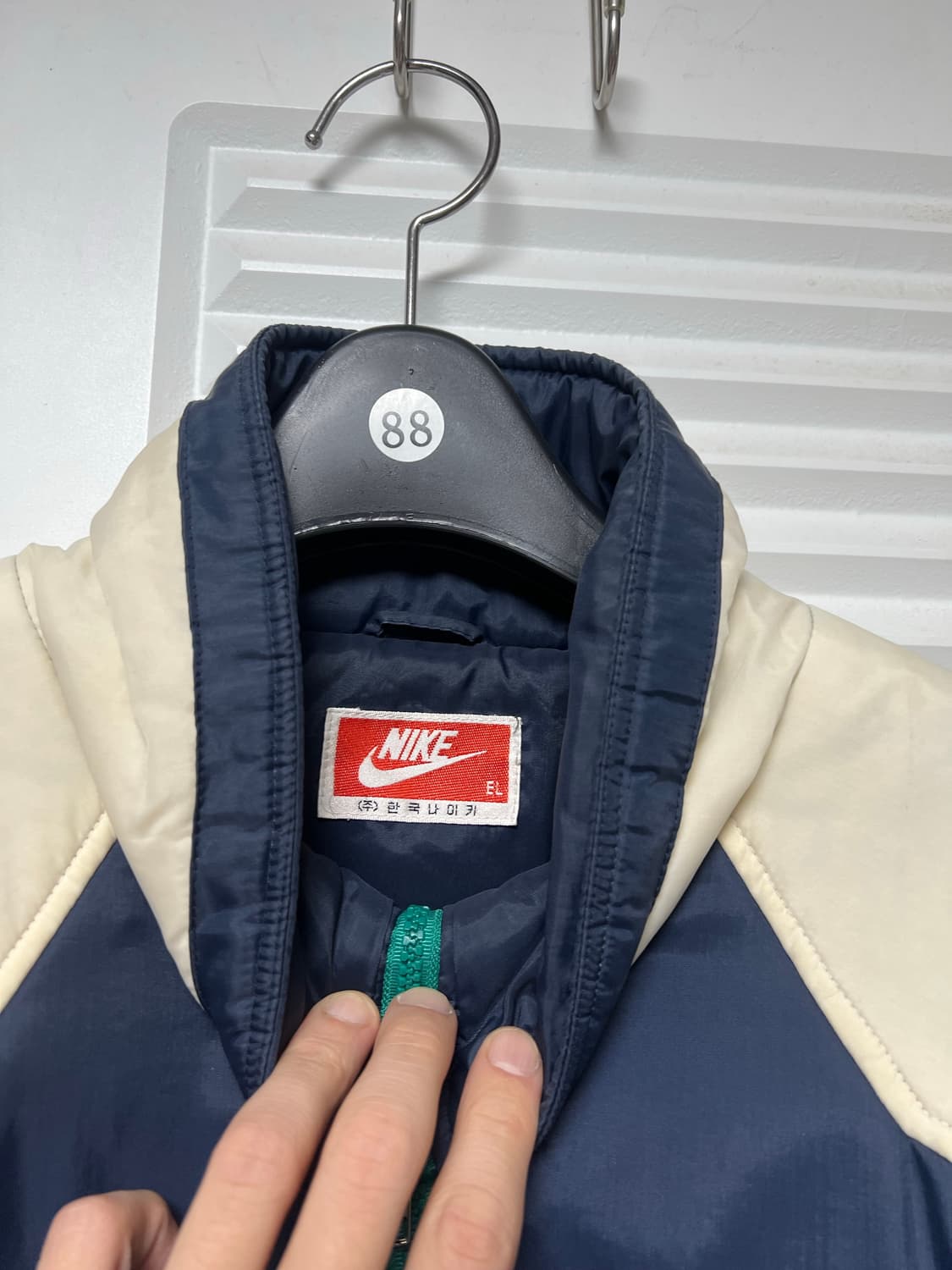 나이키 올드스쿨 바이커 패딩 판매 상품이미지3