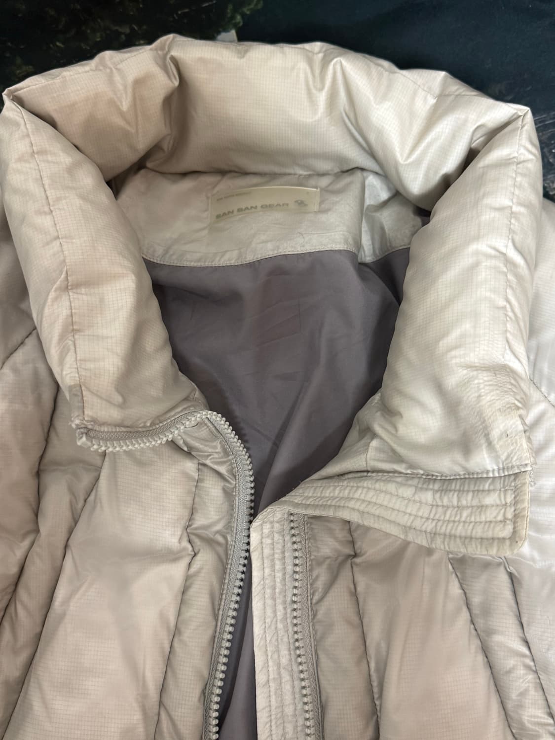 [2] 산산기어 23fw 푸퍼 패딩 자켓 라이트그레이 상품이미지6