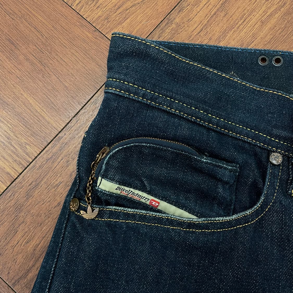 디젤 X 아디다스 데님 팬츠 상품이미지5