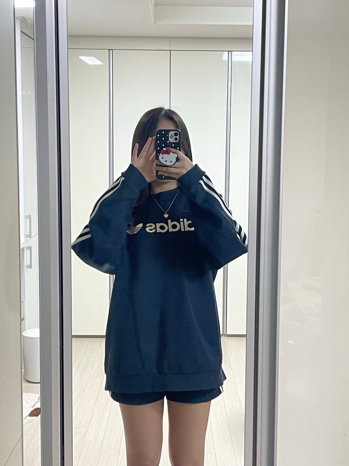 아디다스 맨투맨 상품이미지1