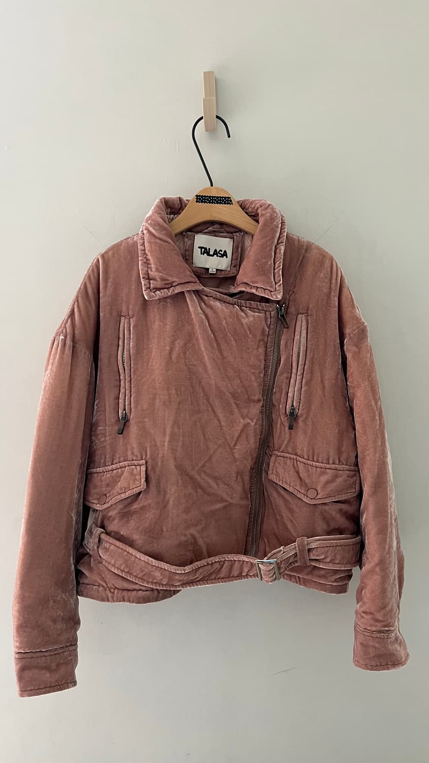 시뮬레이션한남 벨벳라이더재킷 상품이미지3