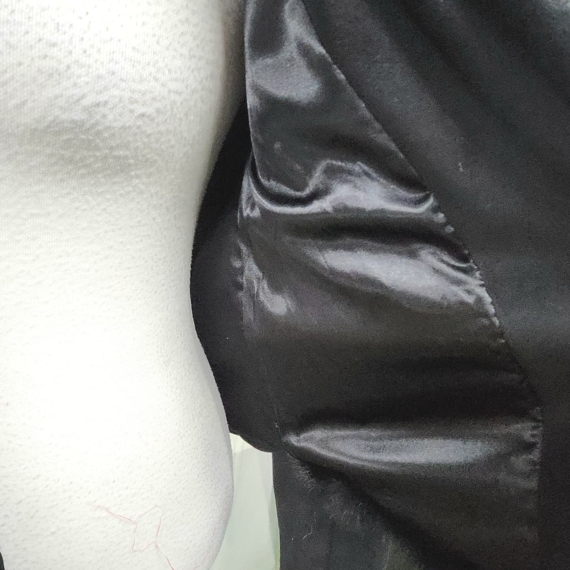 Black Fur Short Jacket ✦ 허리 슬림라인 실루엣
 상품이미지7