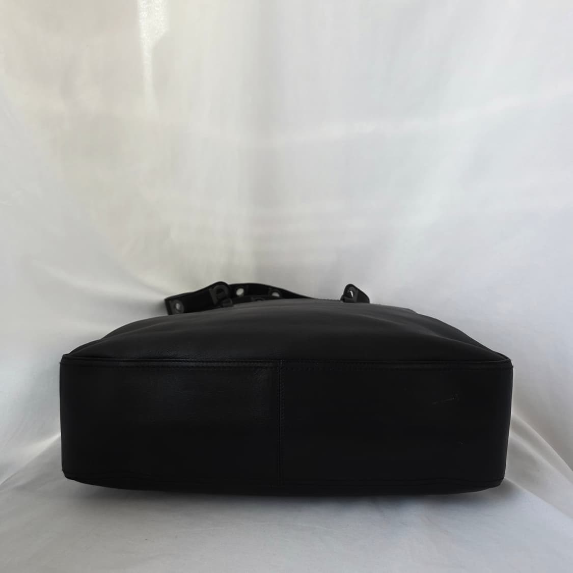 [정품 Ferragamo] 페레가모 빈티지 간치니버클 레더 숄더백 쇼퍼백 상품이미지6