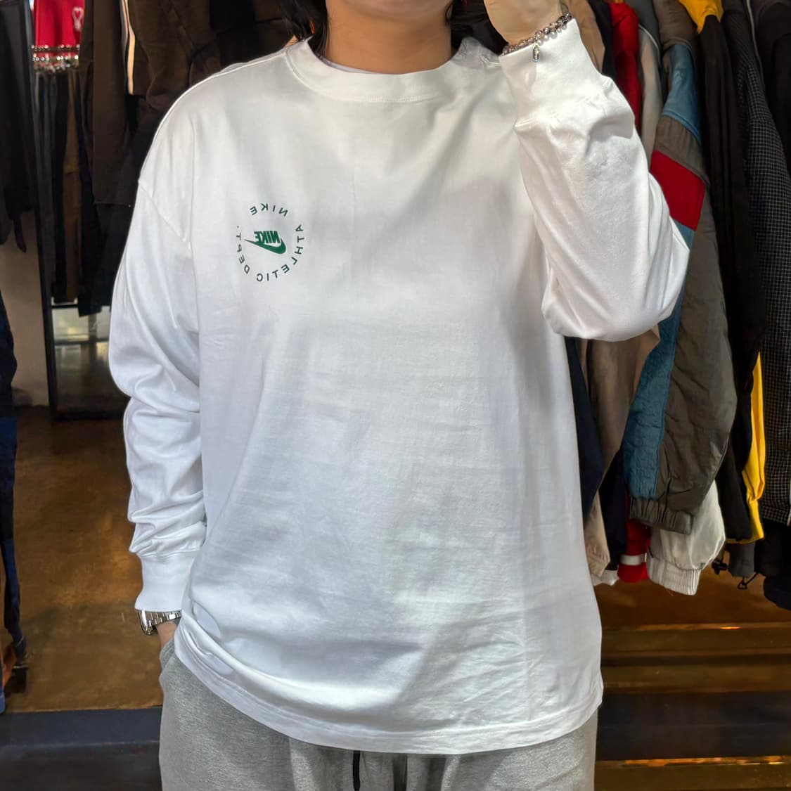 나이키 화이트 롱슬리브 상품이미지1