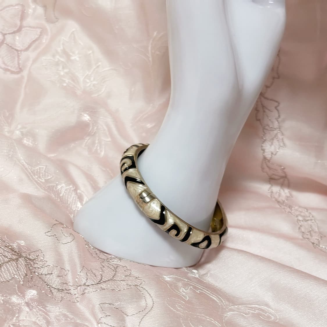 (이체시에눌) 일본 시부야 히메갸루 지브라 패턴 오로라 앤틱 뱅글 팔찌 상품이미지1