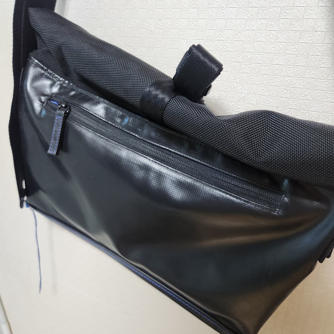 아더에러 트레이스 롤 백 크로스백 메신저백 가방 상품이미지5