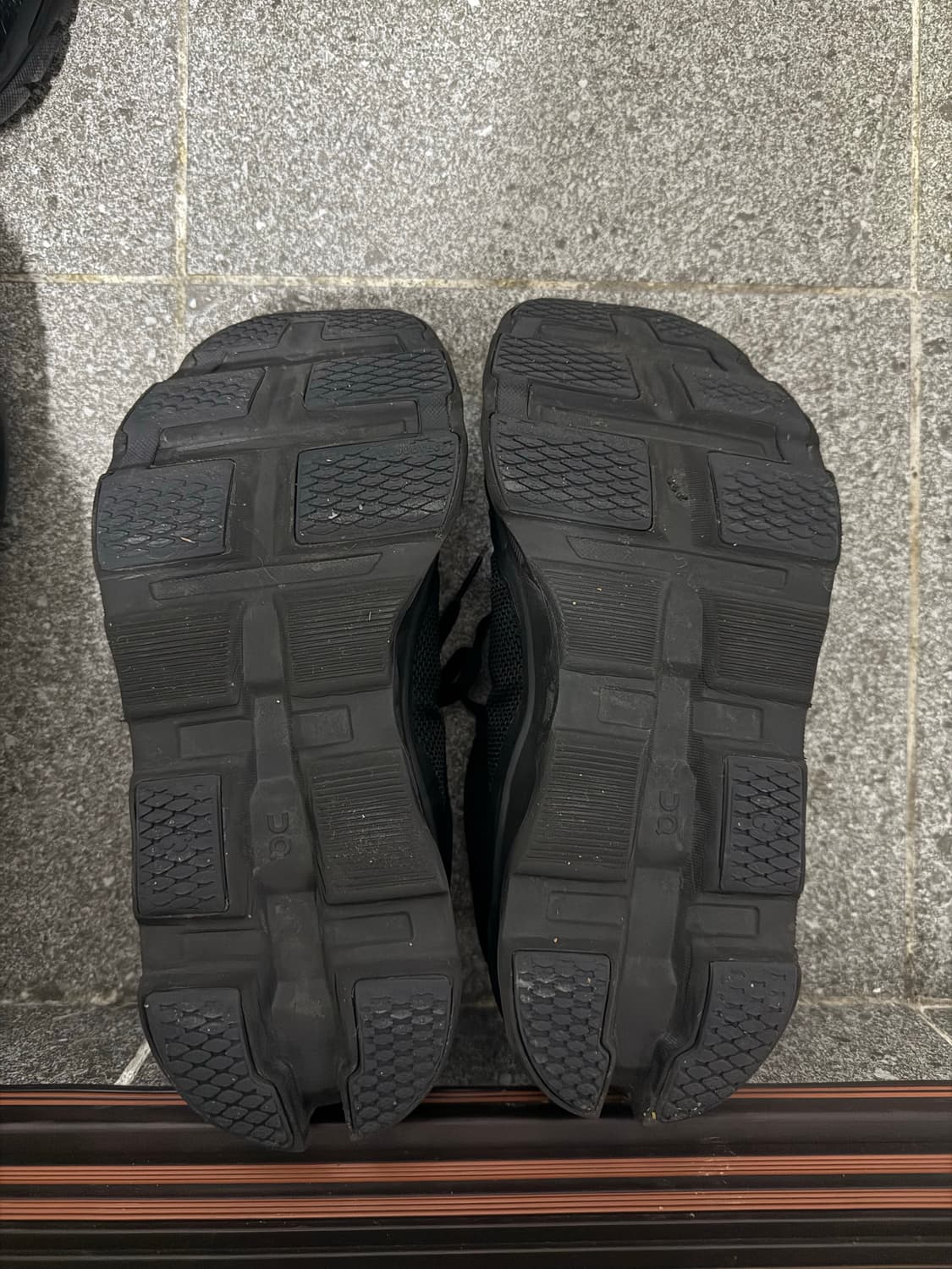 온 러닝 파프 클라우드몬스터2 블랙 상품이미지2