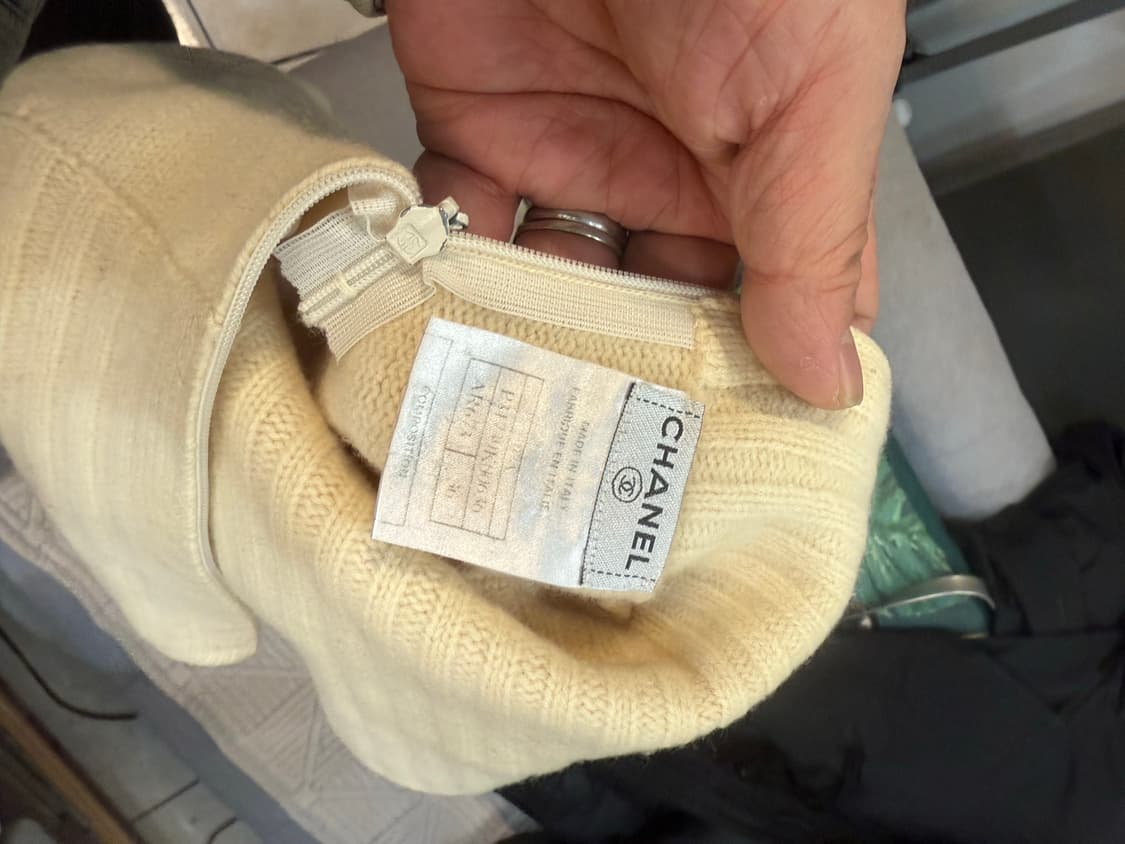 36/44-55 정품 샤넬 목폴라 니트 팝니다 상품이미지3