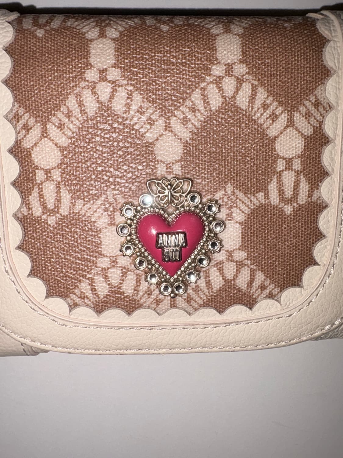 안나수이 하트 레이스 지갑 상품이미지2